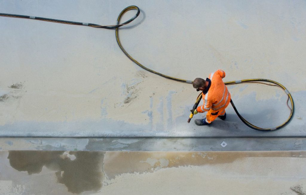 commercial sandblaster