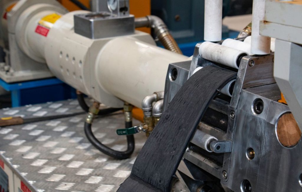 NRM extruder